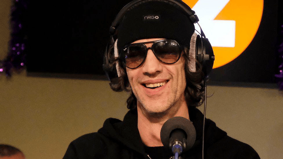 Richard Ashcroft w studiu radiowym